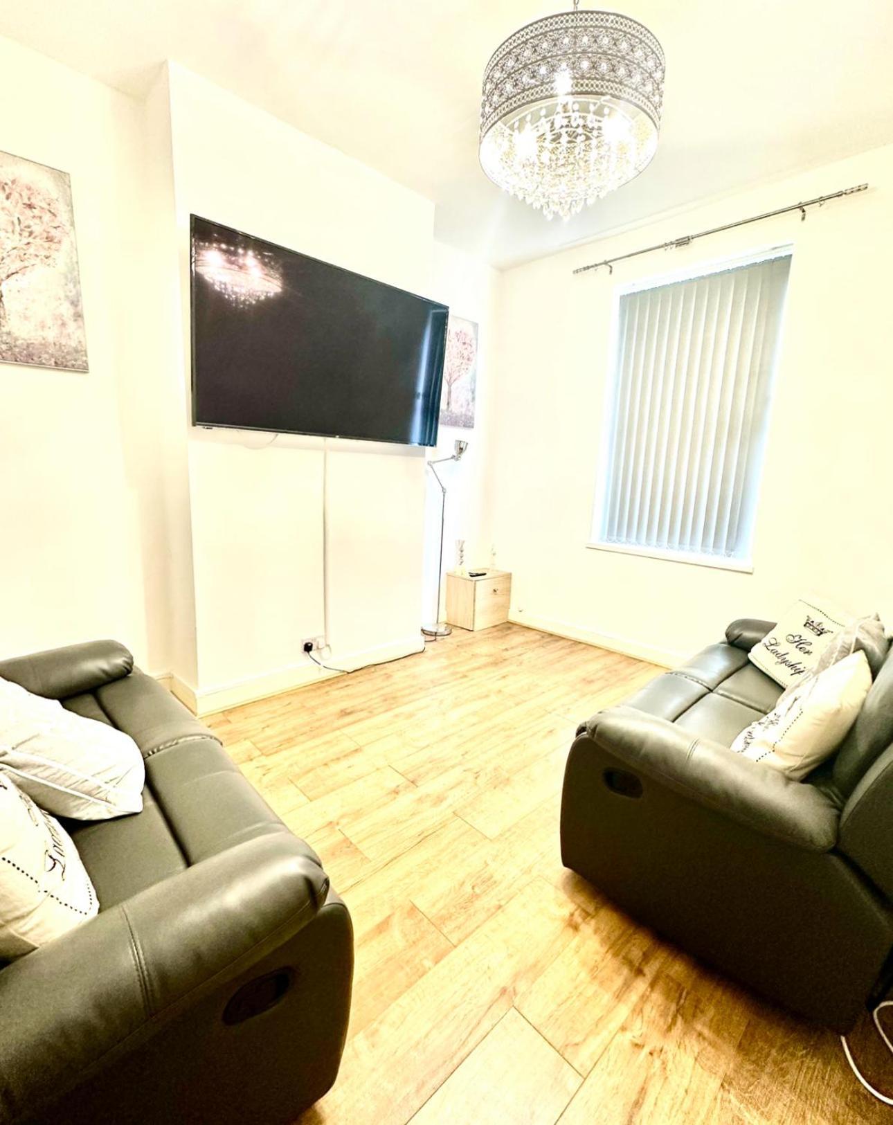 Arthur Street, Stylish 3 Bedroom House Holiday home *