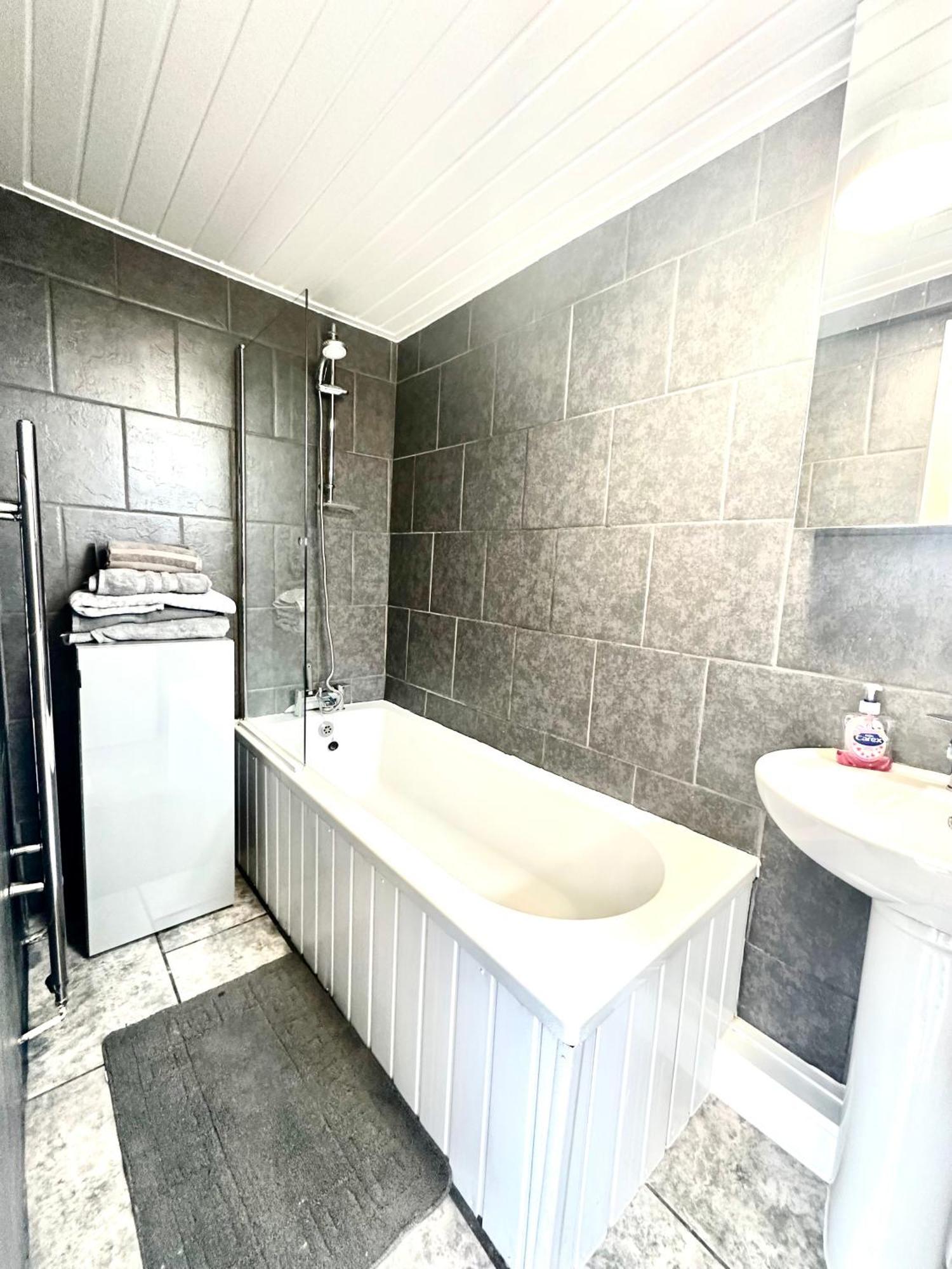 Arthur Street, Stylish 3 Bedroom House Holiday home Kingston upon Hull